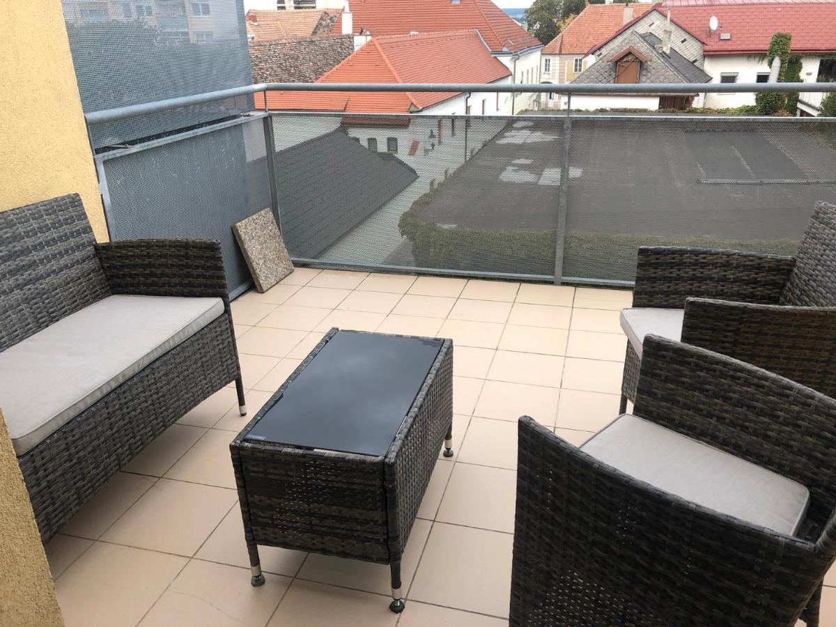 Mf City Apartment Корнойбург Екстериор снимка